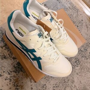 ASICS MEN White and Teal Athletic Shoes